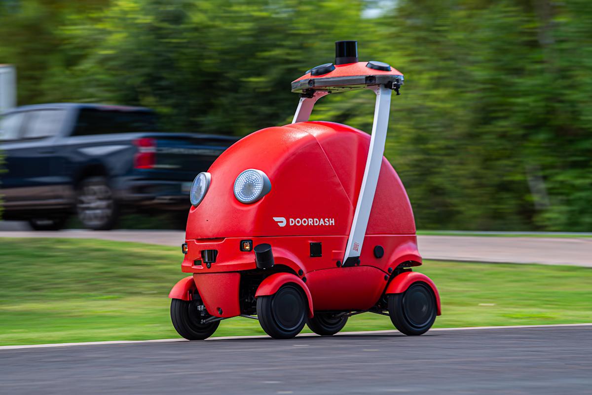 DoorDash unveils adorable delivery robot called Dot