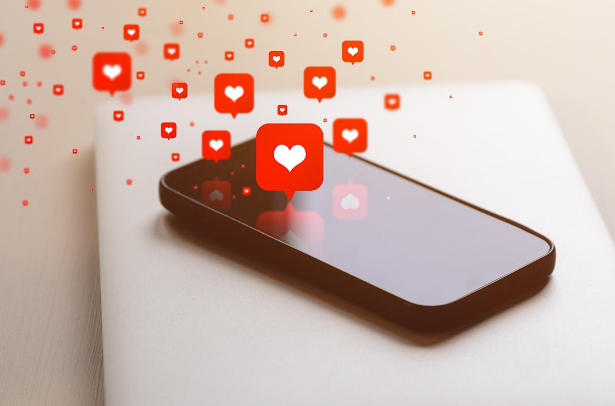 Facebook Introduces AI Helper for Its Dating App
