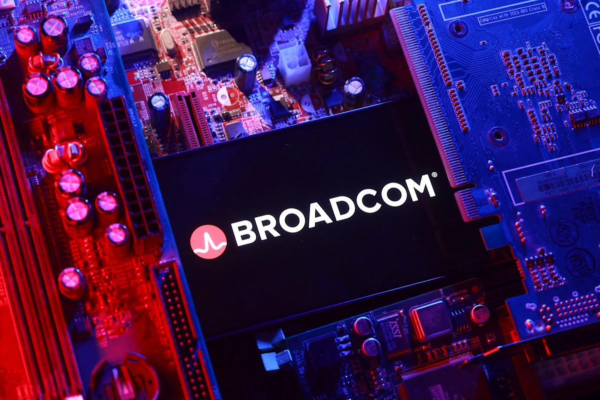 OpenAI Partners with Broadcom to Create Its Own AI Chips